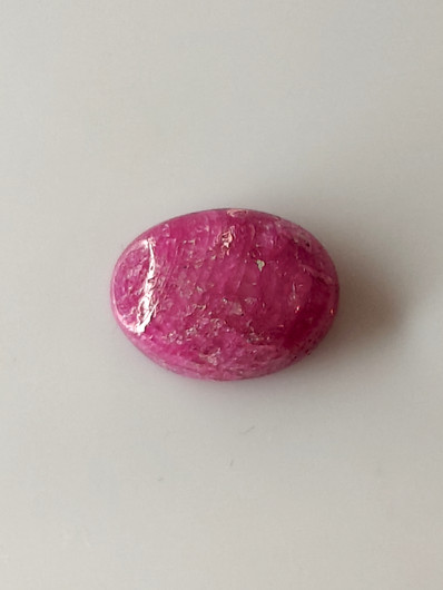 Luonnon safiiri 6,3ct  väri käsitelty