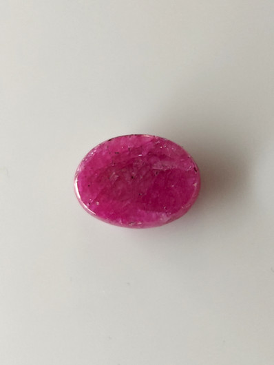 Luonnon safiiri 6,3ct  väri käsitelty