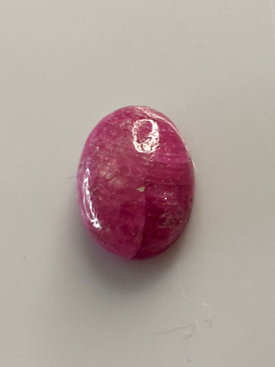 Luonnon safiiri 6,3ct  väri käsitelty