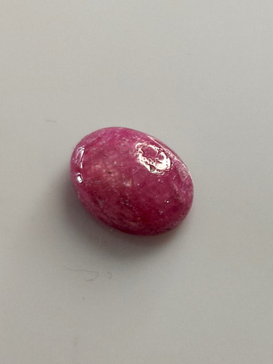Luonnon safiiri 6,3ct  väri käsitelty