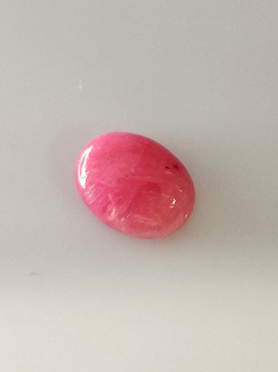 Luonnon safiiri 4,7ct väri käsitelty
