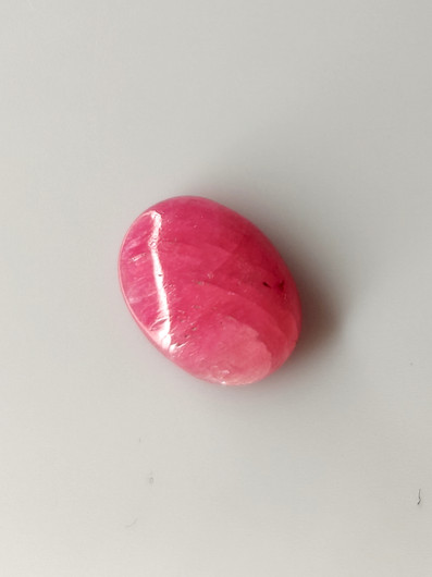 Luonnon safiiri 4,7ct väri käsitelty