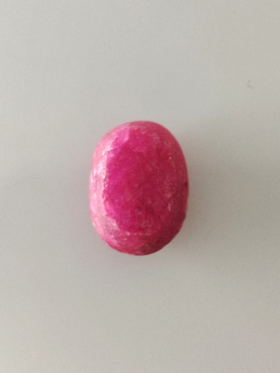 Luonnon safiiri 7,4ct väri käsitelty