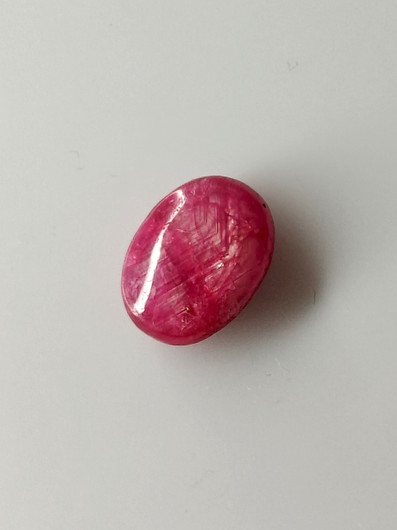 Luonnon safiiri 4,6ct väri käsitelty