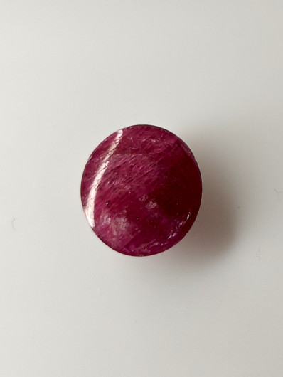 Luonnon safiiri 4,8ct väri käsitelty