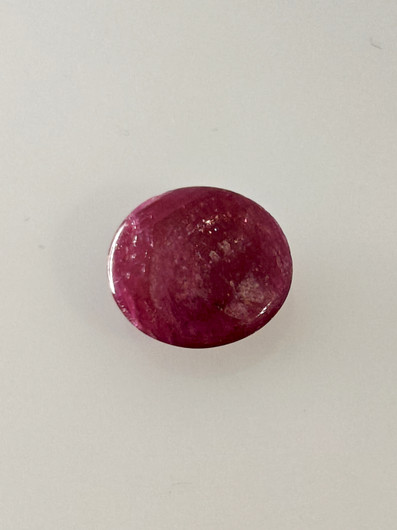 Luonnon safiiri 4,8ct väri käsitelty