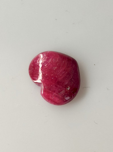 Luonnon safiiri 2,9ct väri käsitelty