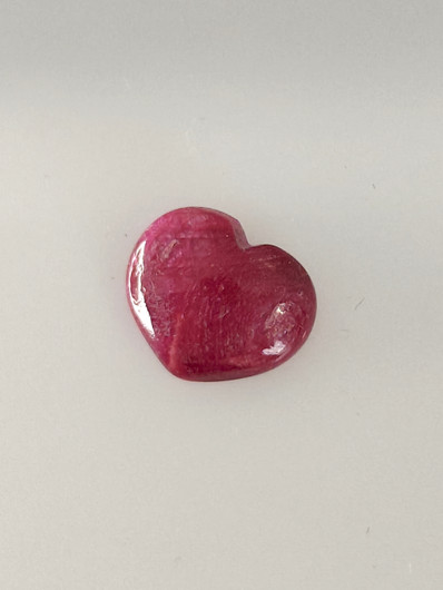 Luonnon safiiri 2,9ct väri käsitelty