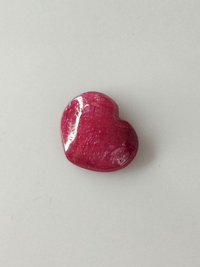 Luonnon safiiri 2,9ct väri käsitelty