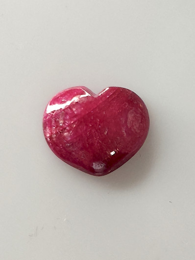 Luonnon safiiri 2,9ct väri käsitelty