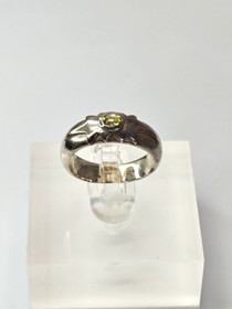 Vintage silver ring with peridot gemstone (size:18,5mm 58 EU)
