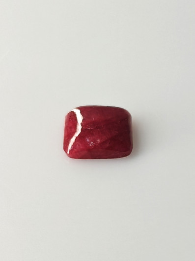 Luonnon safiiri 0,9ct väri käsitelty