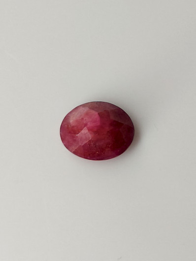 Luonnon safiiri 2,3ct väri käsitelty