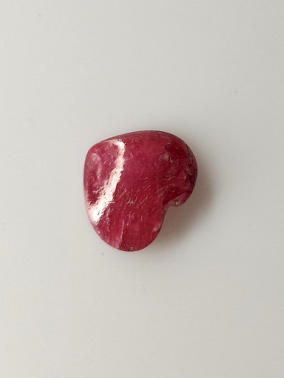 Luonnon safiiri 2,5ct väri käsitelty