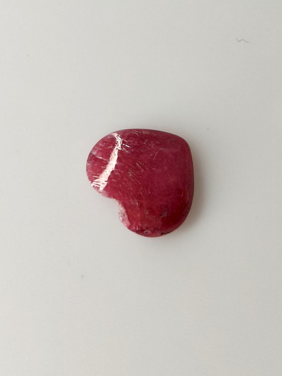 Luonnon safiiri 2,5ct väri käsitelty