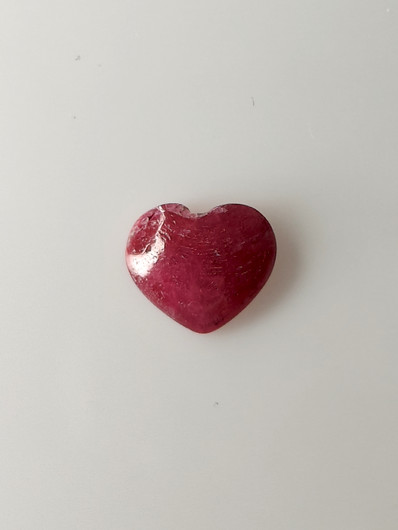 Luonnon safiiri 2,5ct väri käsitelty
