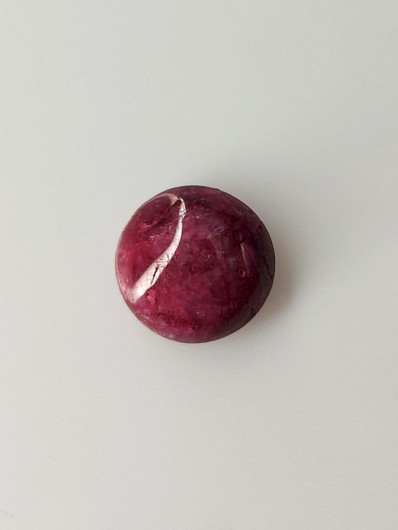 Luonnon safiiri 2,5ct väri käsitelty