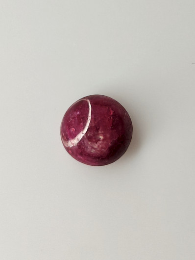 Luonnon safiiri 2,5ct väri käsitelty