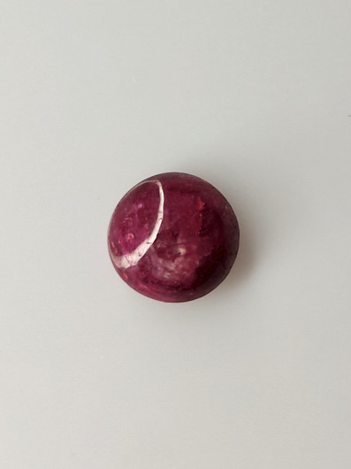 Luonnon safiiri 2,5ct väri käsitelty