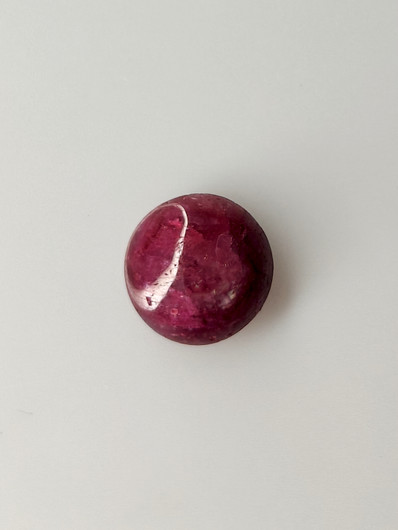 Luonnon safiiri 2,5ct väri käsitelty