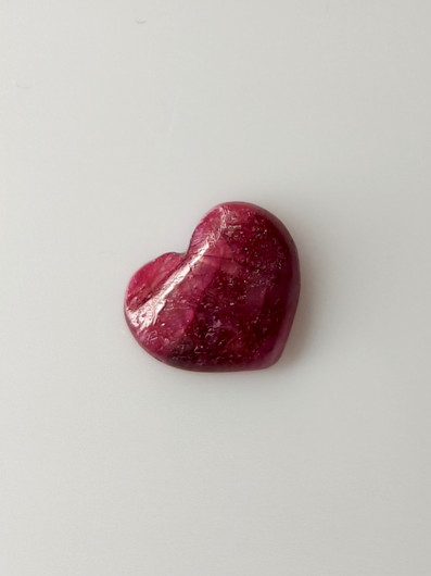 Luonnon safiiri 2,1ct väri käsitelty