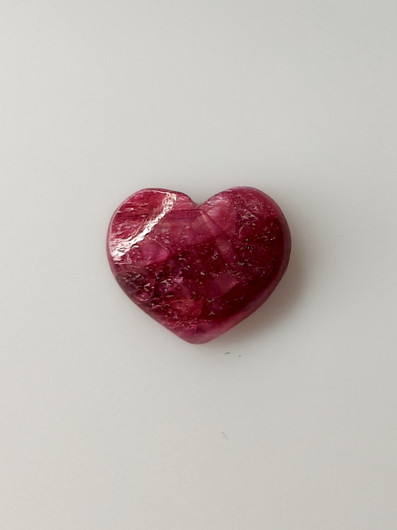 Luonnon safiiri 2,1ct väri käsitelty
