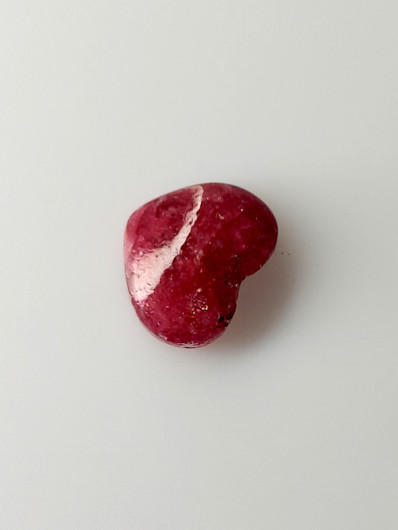 Luonnon safiiri 1,5ct  väri käsitelty