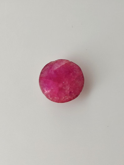 Luonnon safiiri 0,8ct väri käsitelty