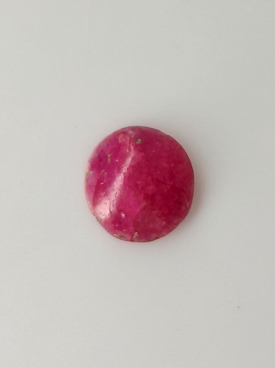 Luonnon safiiri 0,8ct väri käsitelty
