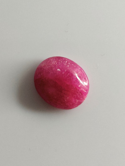 Luonnon safiiri 12,27ct väri käsitelty