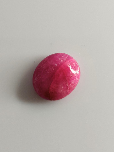Luonnon safiiri 12,27ct väri käsitelty
