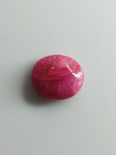 Luonnon safiiri 12,27ct väri käsitelty