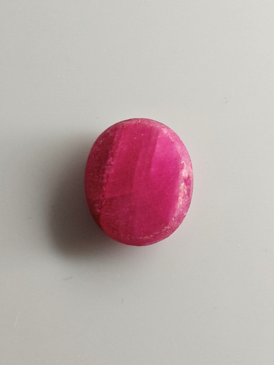 Luonnon safiiri 12,27ct väri käsitelty