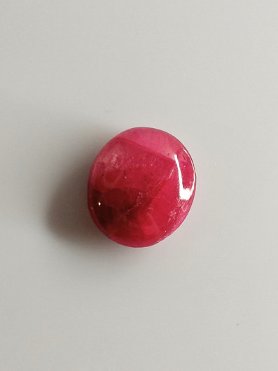 Luonnon safiiri 10,56ct väri käsitelty