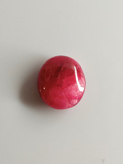 Luonnon safiiri 10,56ct väri käsitelty