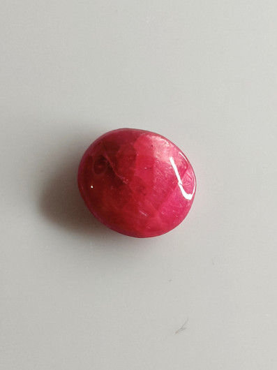 Luonnon safiiri 10,56ct väri käsitelty