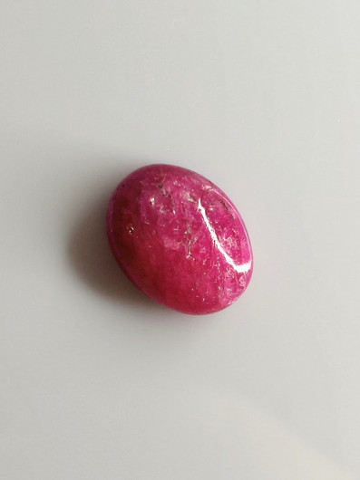 Luonnon safiiri 11,26ct väri käsitelty