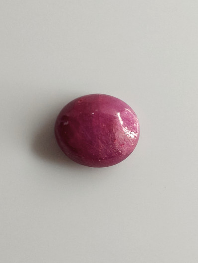 Luonnon safiiri 5,61ct väri käsitelty
