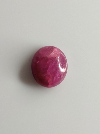 Luonnon safiiri 5,61ct väri käsitelty