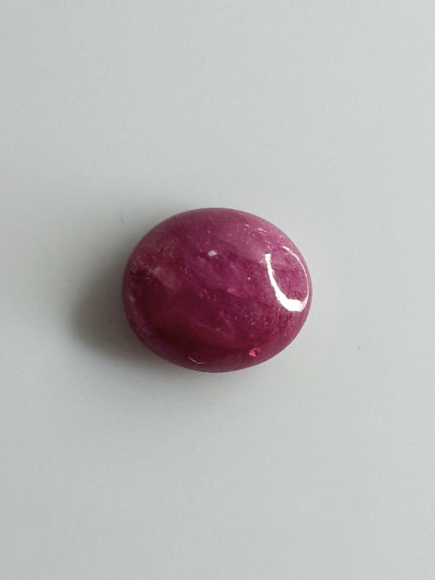 Luonnon safiiri 5,61ct väri käsitelty