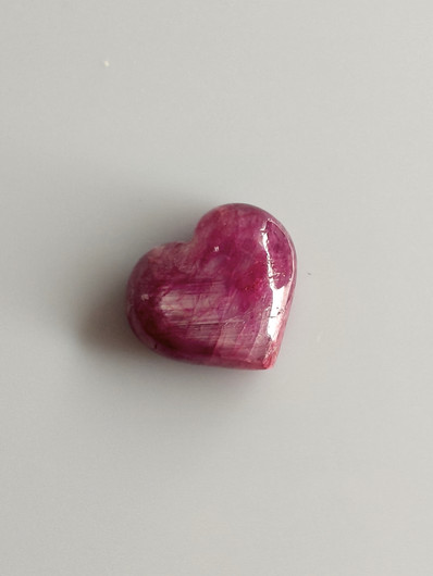 Luonnon safiiri 4,80ct väri käsitelty