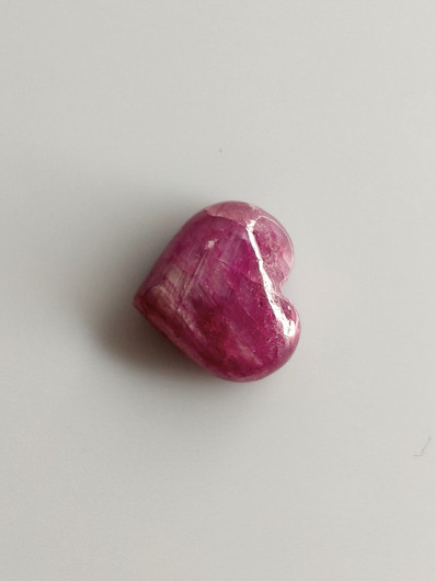 Luonnon safiiri 4,80ct väri käsitelty