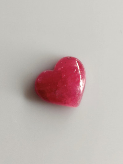 Luonnon safiiri 4,79ct väri käsitelty