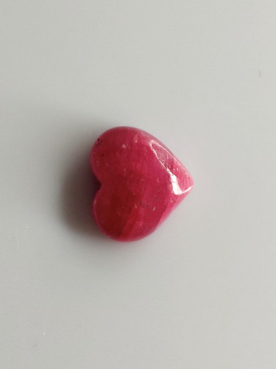 Luonnon safiiri 4,79ct väri käsitelty