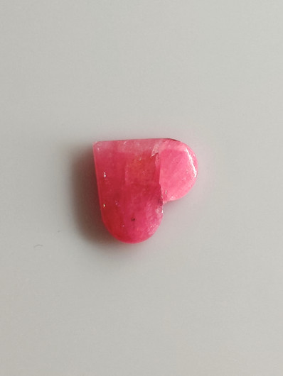 Luonnon safiiri 2,26ct väri käsitelty