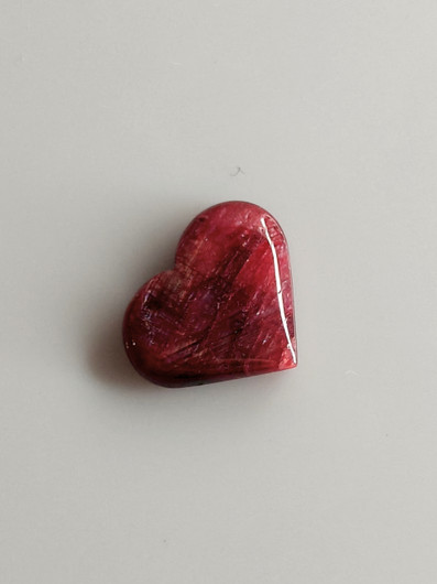 Luonnon safiiri 3,38ct väri käsitelty