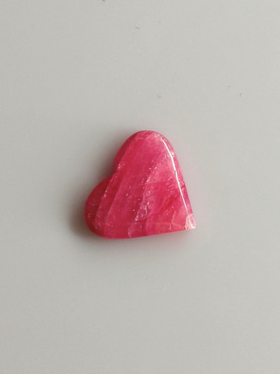 Luonnon safiiri 1,75ct väri käsitelty