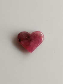 Luonnon safiiri 2,15ct väri käsitelty