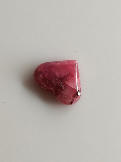 Luonnon safiiri 2,15ct väri käsitelty