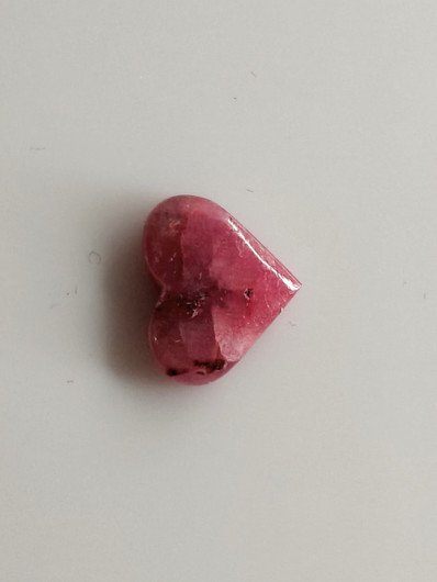Luonnon safiiri 2,15ct väri käsitelty